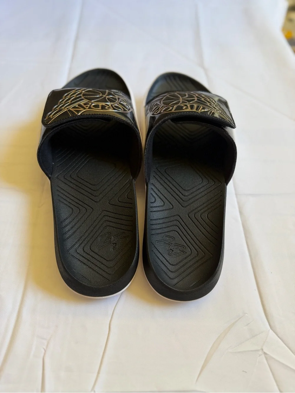 Jordan hydro 7 gold men’s new in its original box